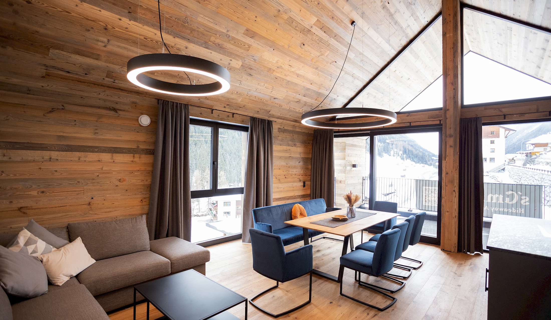 The apartment sGmiatli in Kappl impresses as a vacation apartment with lots of space and comfort. The Adler Chalet is a special highlight of the apartment.